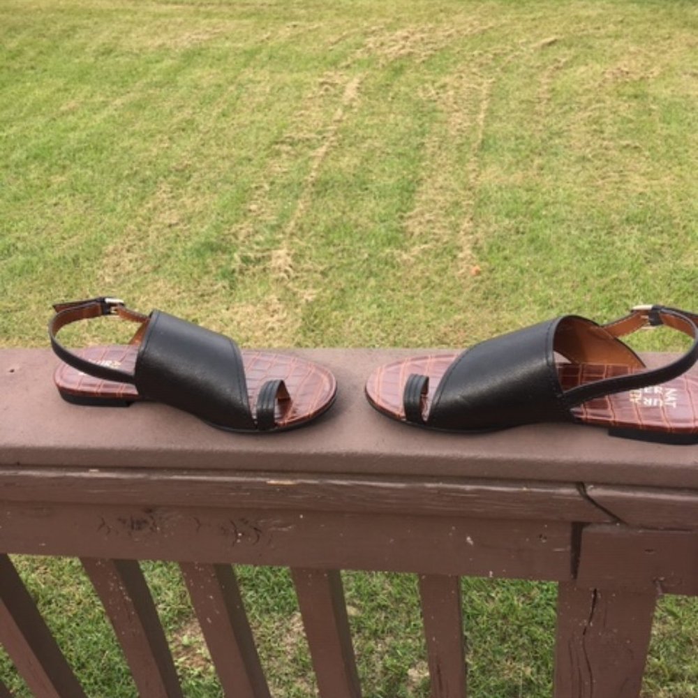 Naturalizer black sandals